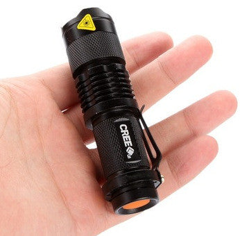 300 Lumen Zoomable LED Flashlight - 3 modes adjustable focus beam